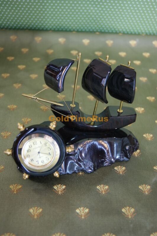 Часы Корабль